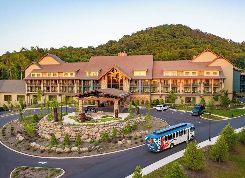 An outside view of the heart Song lodge